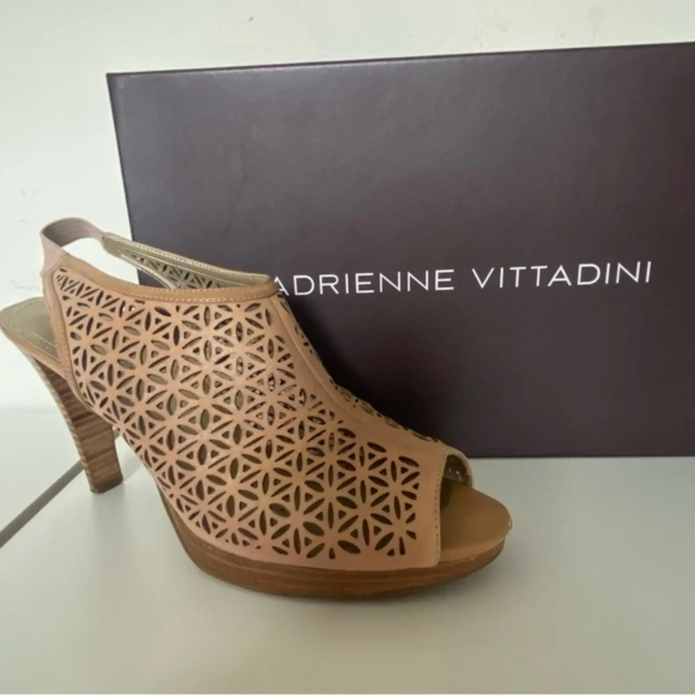 Adrienne Vittadini Nude Laser Cut Leather Heeled Platform Sandal Heels S…